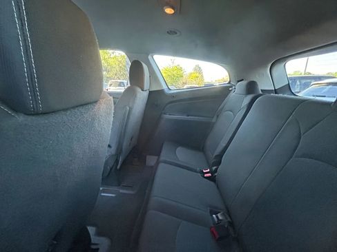 Used 2017 Chevrolet Traverse LT w/ Style and Technology Package image 18