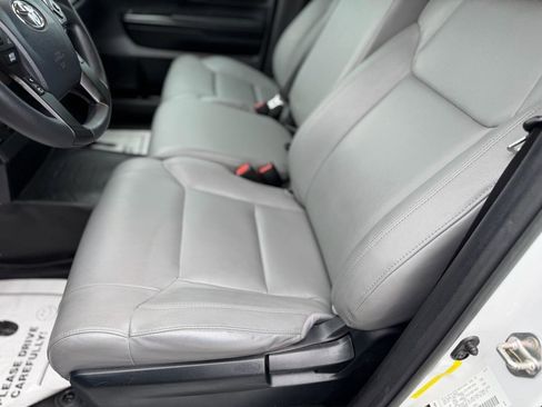 Used 2018 Toyota Tundra SR image 23