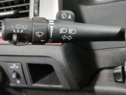 Used 2012 Cadillac Escalade Luxury image 29