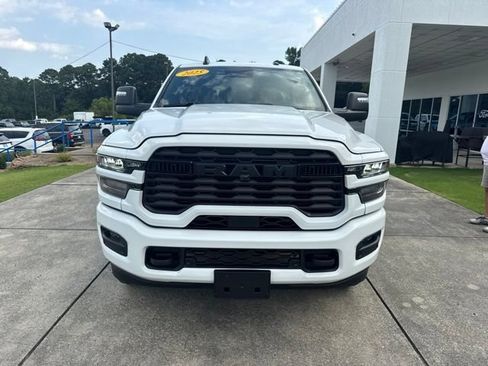 Used 2025 RAM 2500 4x4 Crew Cab image 2