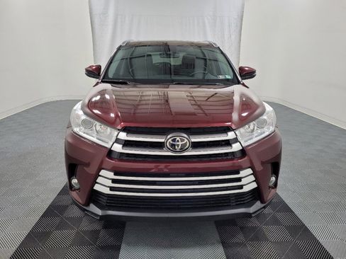Used 2019 Toyota Highlander XLE AWD/4WD image 14