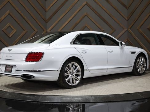 Used 2020 Bentley Flying Spur W12 image 3