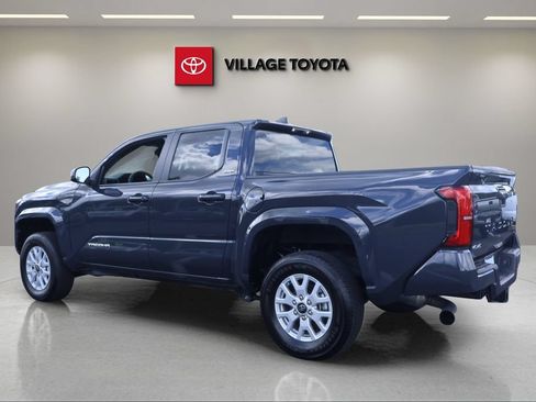 Certified 2024 Toyota Tacoma SR5 AWD/4WD image 3