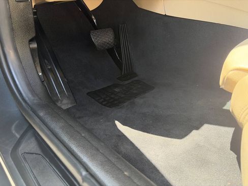 Used 2018 BMW 320i Sedan RWD image 10