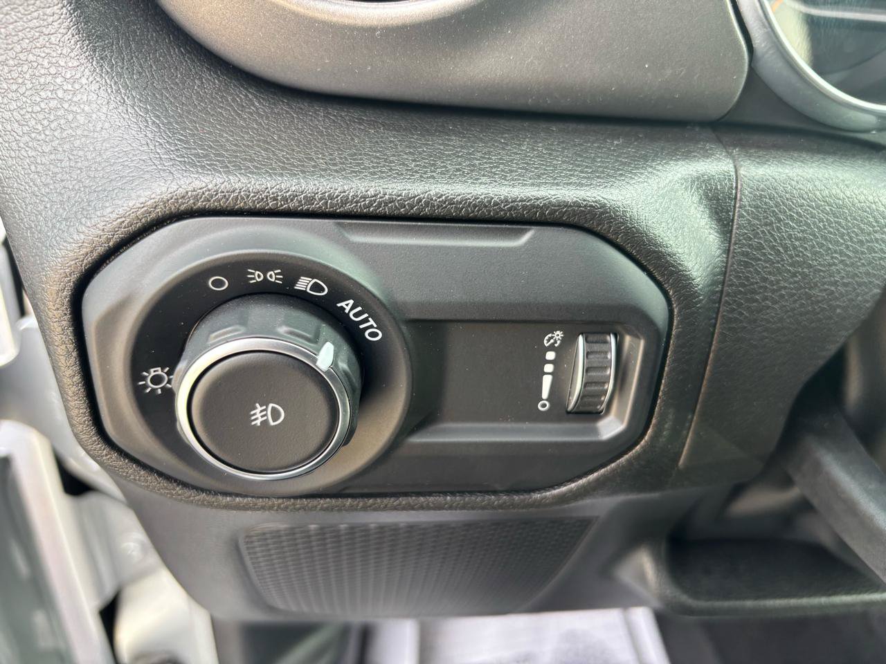 Used 2023 Jeep Wrangler Unlimited Sport AWD/4WD image 16