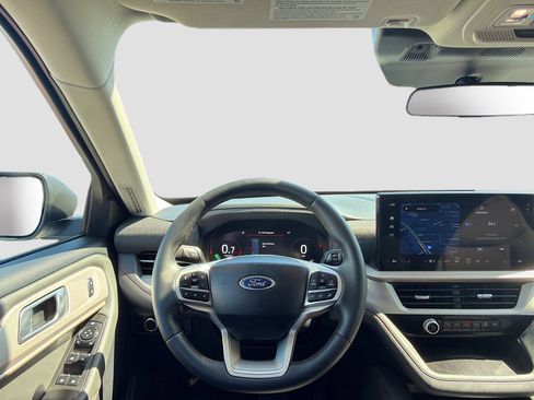 Used 2025 Ford Explorer Active image 18