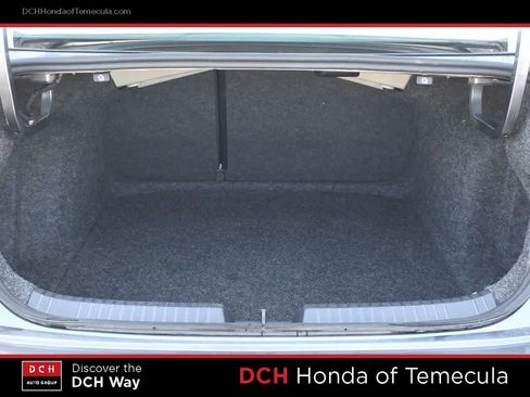 Used 2025 Volkswagen Jetta SE FWD image 23