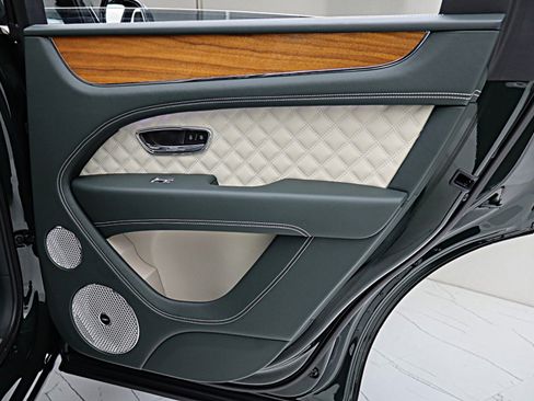 Certified 2023 Bentley Bentayga AWD/4WD image 44
