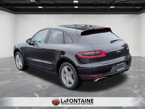 Used 2018 Porsche Macan AWD/4WD image 3