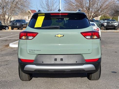 Used 2025 Chevrolet TrailBlazer LT w/ LT Cold Weather Package image 5