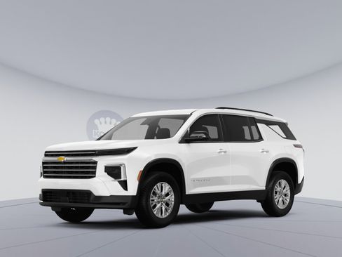New 2025 Chevrolet Traverse LT w/ LPO, Floor Liner Package image 1