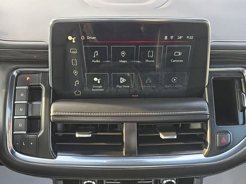 Used 2024 GMC Yukon SLT w/ SLT Luxury Package image 23