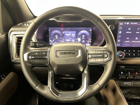 Certified 2024 GMC Canyon Denali AWD/4WD image 19