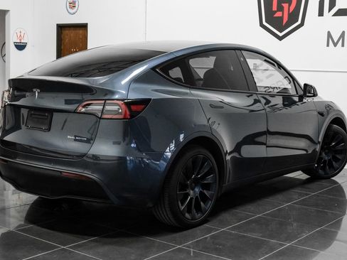 Used 2021 Tesla Model Y Long Range image 12