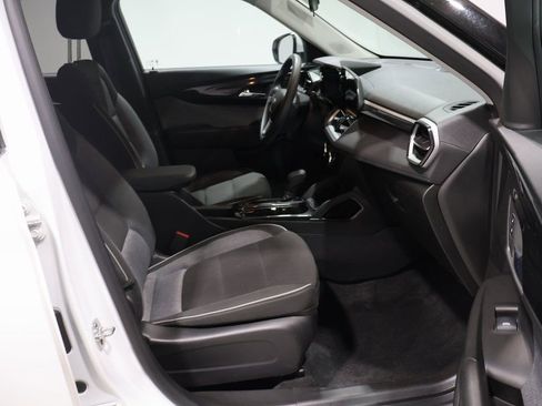 Used 2025 Chevrolet TrailBlazer LT image 25