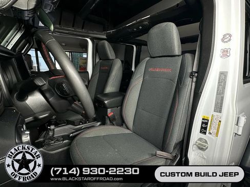 Used 2024 Jeep Wrangler Unlimited Rubicon w/ Convenience Group AWD/4WD image 24