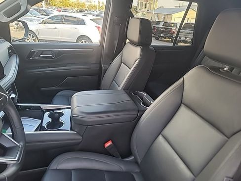 Used 2025 Chevrolet Tahoe LT image 9