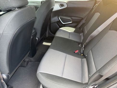 Used 2022 Kia Soul LX FWD image 13