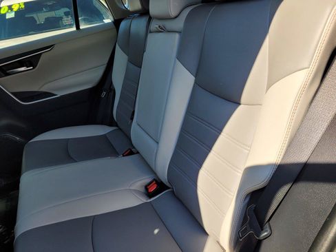Used 2021 Toyota RAV4 XLE Premium AWD/4WD image 15