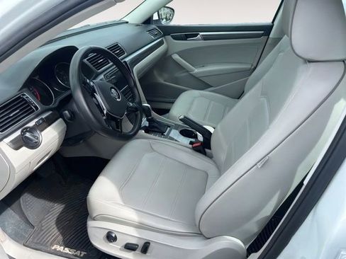 Used 2018 Volkswagen Passat 2.0T SE image 8