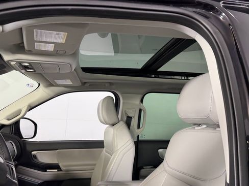 Used 2025 Ford Expedition Active image 23