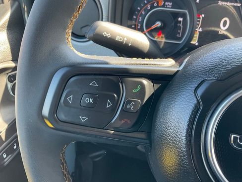 Used 2024 Jeep Gladiator Sport image 6