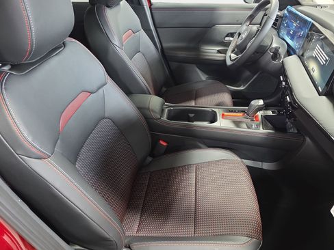 New 2026 Nissan Kicks SR image 10