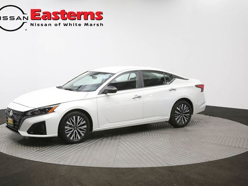 Used 2025 Nissan Altima 2.5 SV FWD image 47