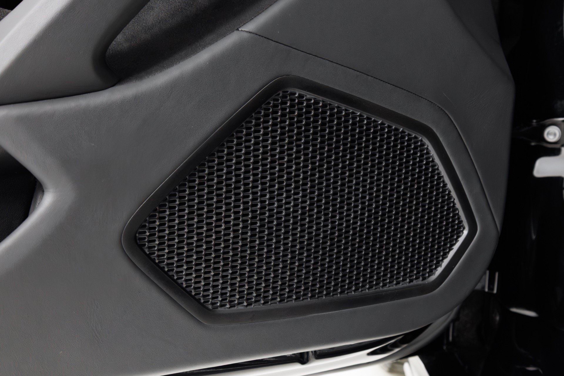 Used 2023 Lamborghini Huracan EVO RWD image 33