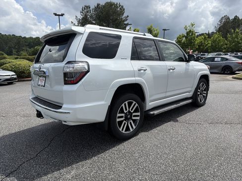 Used 2024 Toyota 4Runner Limited AWD/4WD image 17