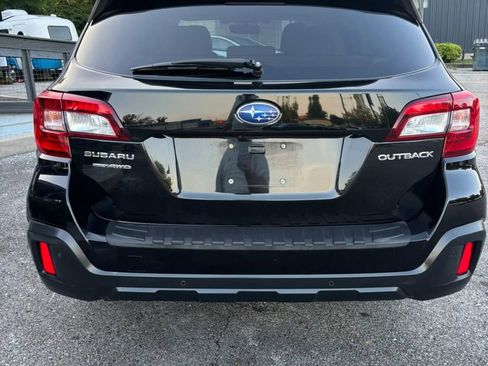 Used 2019 Subaru Outback 2.5i Limited AWD/4WD image 5