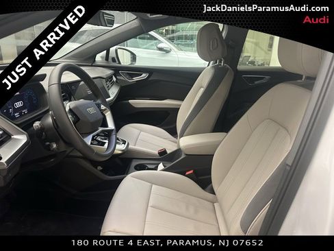 Used 2026 Audi Q4 e-tron Premium w/ Convenience Package image 9