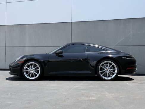 Used 2022 Porsche 911 Carrera RWD image 1