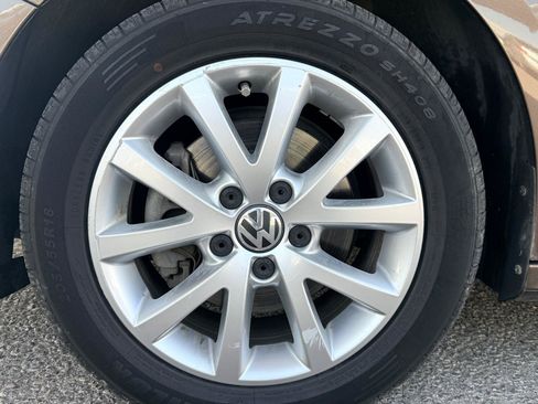 Used 2011 Volkswagen Jetta SE FWD image 9