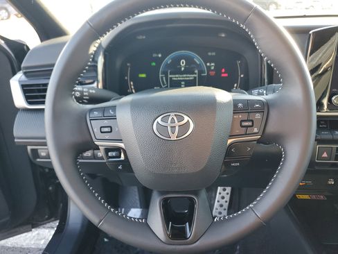 Certified 2025 Toyota Camry SE image 20