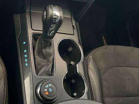 Used 2018 Ford Explorer XLT w/ Equipment Group 202A image 20