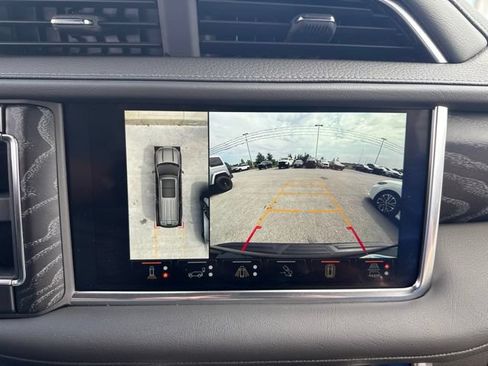 Used 2024 GMC Yukon XL Denali w/ Denali Reserve Package AWD/4WD image 16