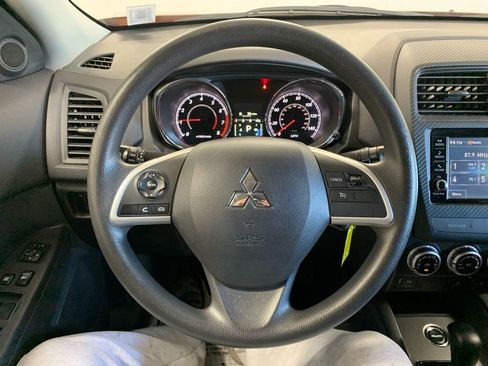 Used 2024 Mitsubishi Outlander Sport SE image 29