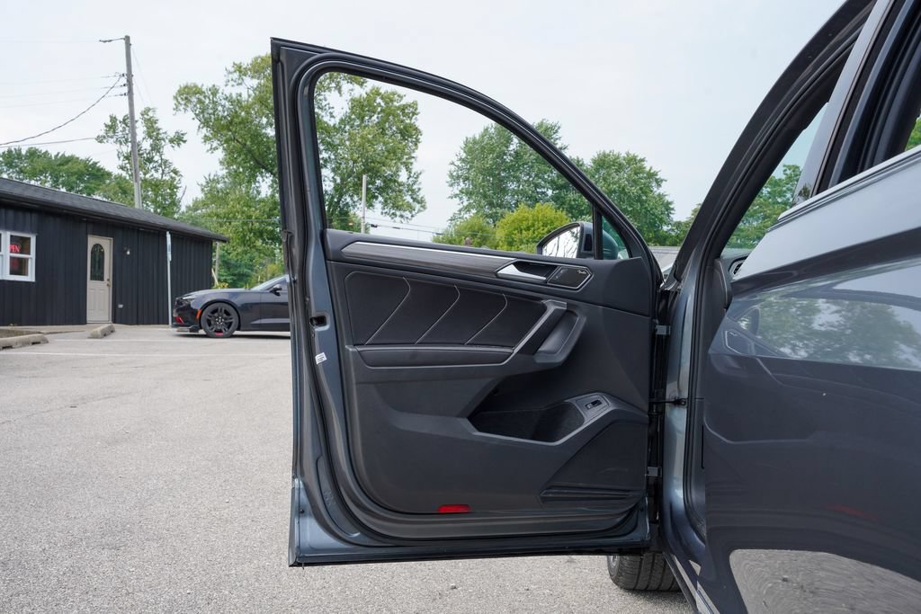 Used 2022 Volkswagen Tiguan SEL R-Line AWD/4WD image 29