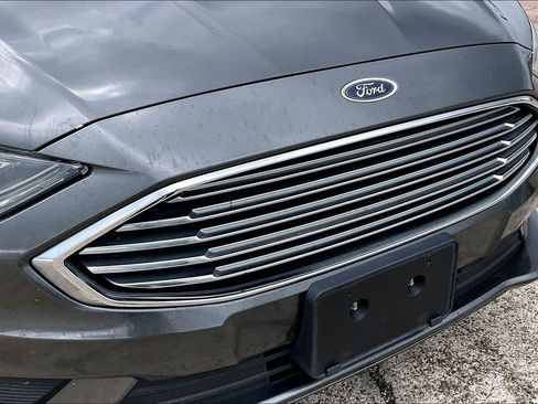 Used 2017 Ford Fusion SE w/ Fusion SE Technology Package image 33