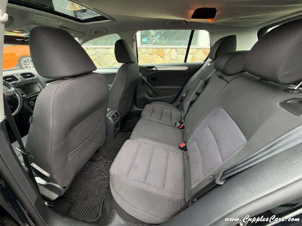 Used 2013 Volkswagen Golf 4-Door FWD image 22