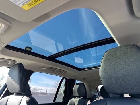 Certified 2025 Volvo XC90 B6 Plus image 20