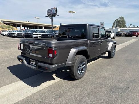 New 2026 Jeep Gladiator Sport AWD/4WD image 6