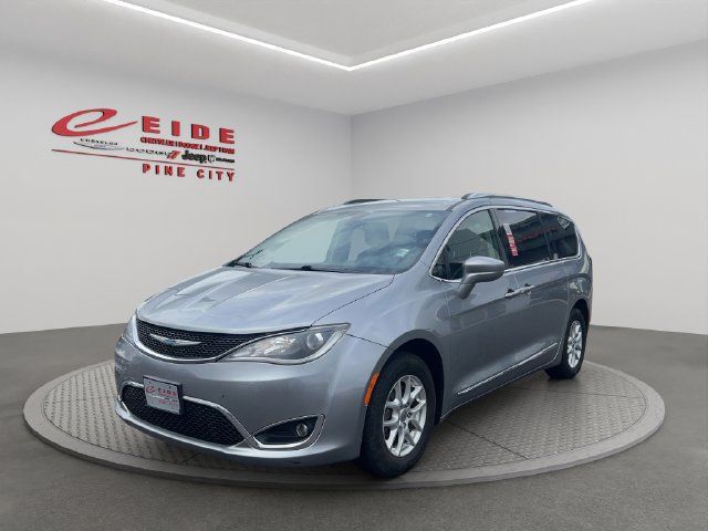 Used 2020 Chrysler Pacifica Touring-L FWD image 1