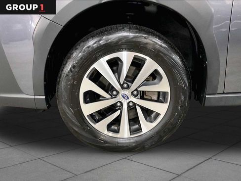 Used 2025 Subaru Outback Premium AWD/4WD image 11