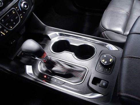 Used 2023 Chevrolet Traverse RS image 30