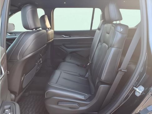 New 2024 Jeep Grand Cherokee L Limited image 9