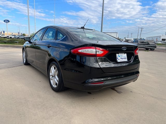 Used 2014 Ford Fusion SE FWD image 3