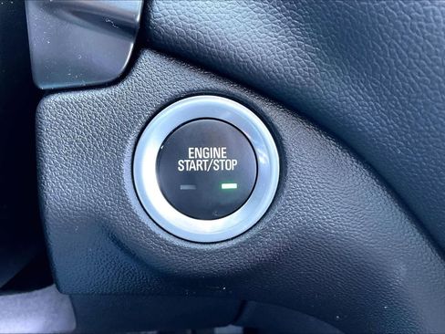 Used 2024 Chevrolet Equinox LT image 34