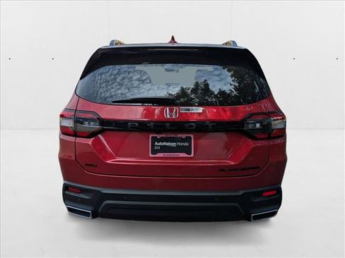 New 2025 Honda Pilot Black Edition image 6